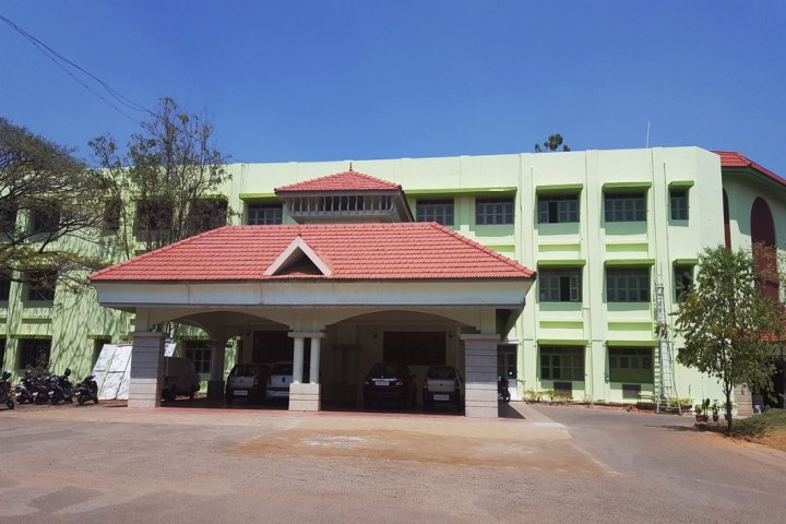https://cache.careers360.mobi/media/colleges/social-media/media-gallery/7390/2019/3/7/Front campus view of CMS College of Science and Commerce Coimbatore_Campus-view.jpg